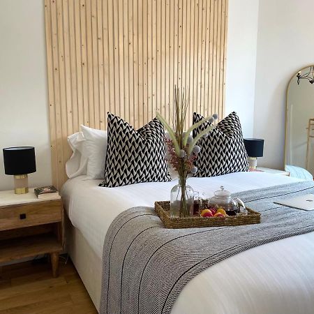 Stylish & Chic Central Apartment With Hot Tub Perth Kültér fotó