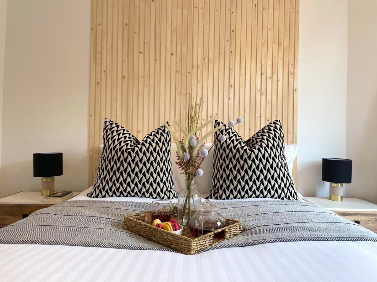 Stylish & Chic Central Apartment With Hot Tub Perth Kültér fotó