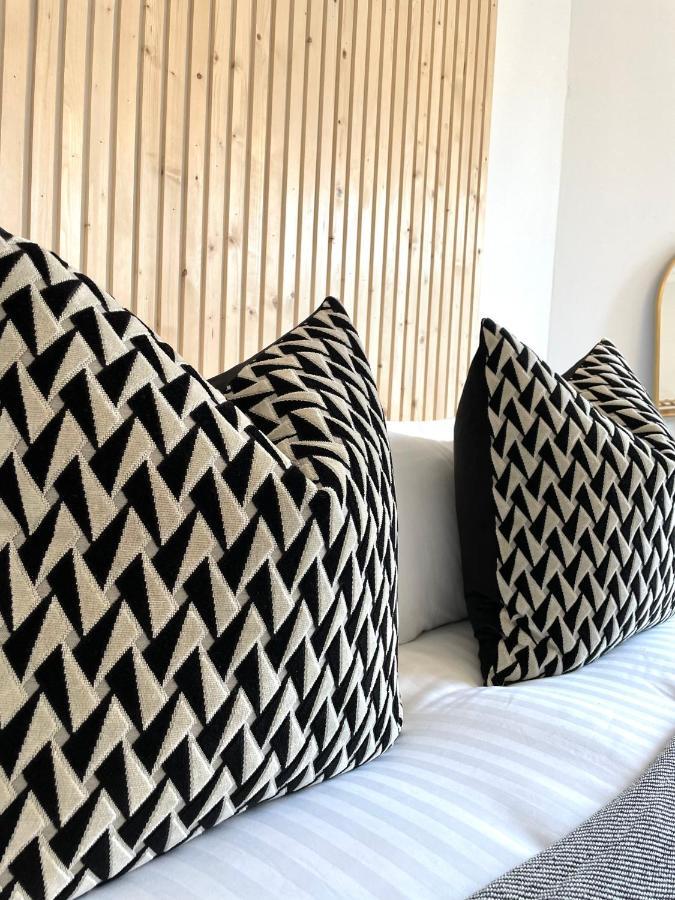 Stylish & Chic Central Apartment With Hot Tub Perth Kültér fotó