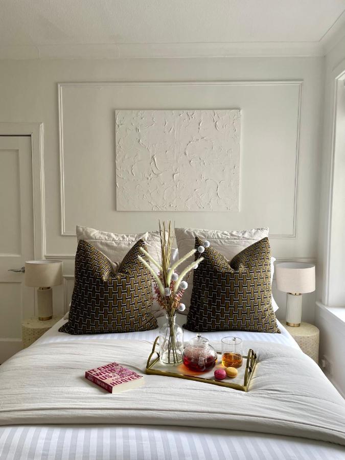 Stylish & Chic Central Apartment With Hot Tub Perth Kültér fotó